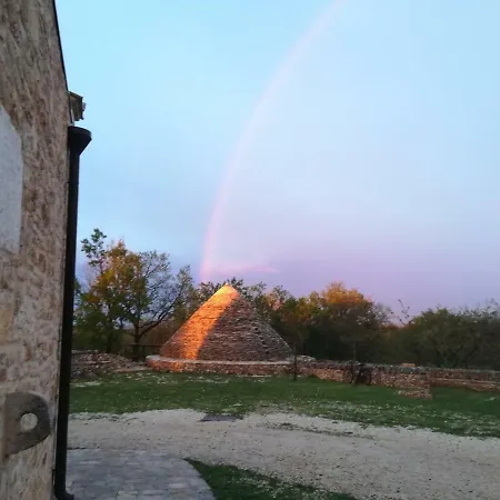 Alloggio per agriturismo Tenuta Tedone Consolini *